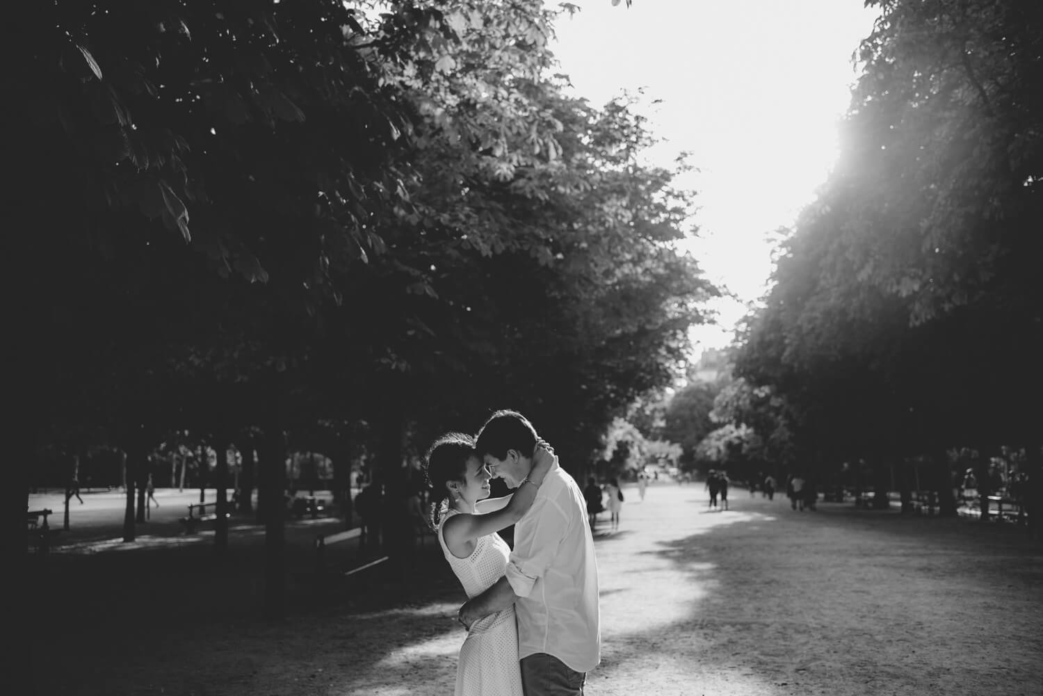 ALN Images captures Jason and Celine on the streets of Paris.